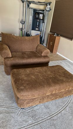 Love seat and Ottoman