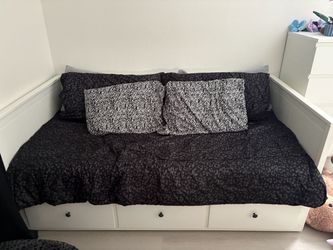ikea daybed