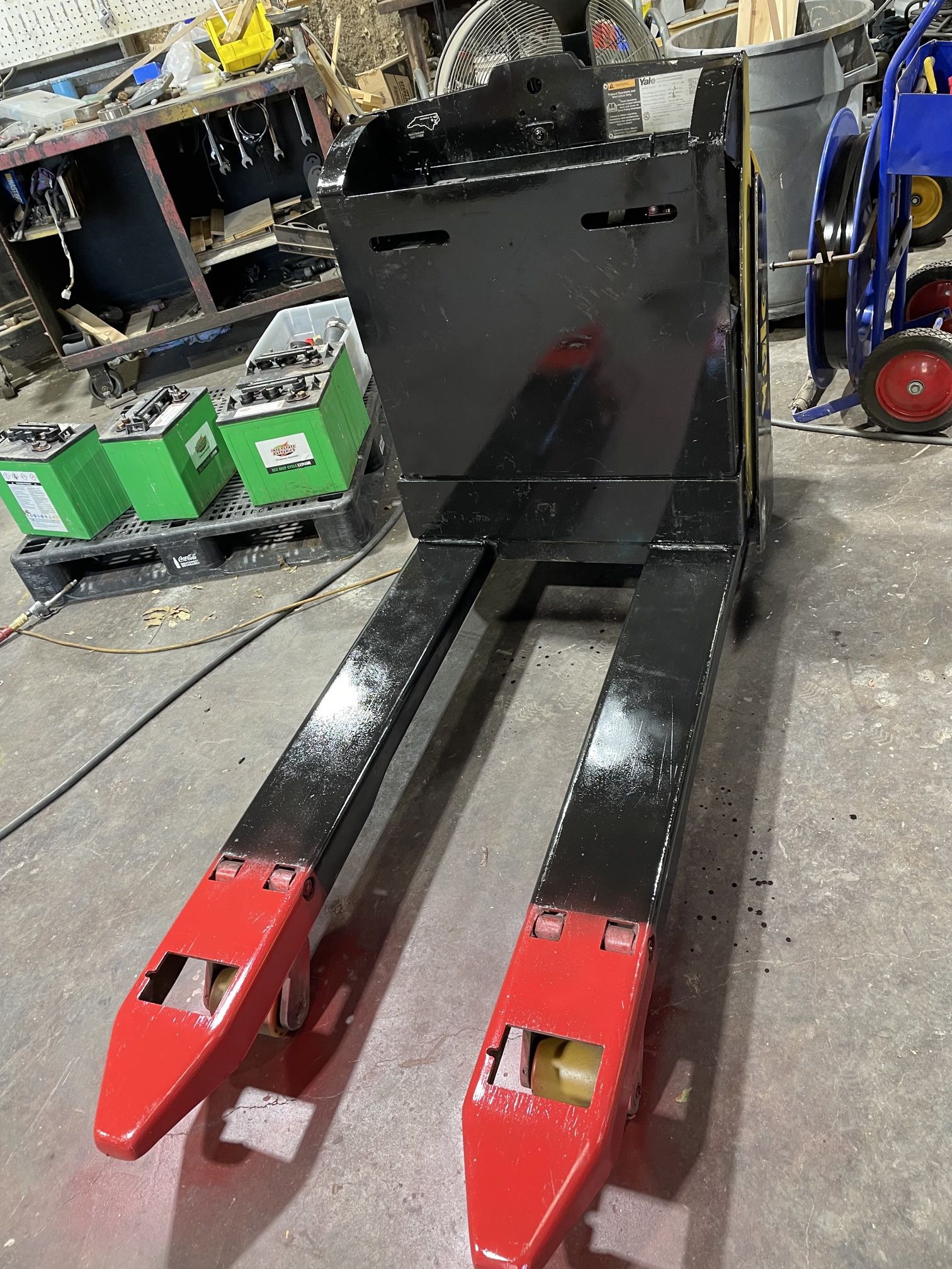 YALE PALLET JACK