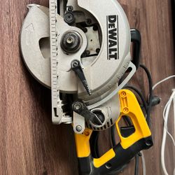 Dewalt Saw 