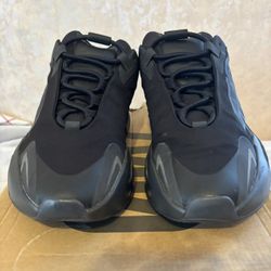 Yezzy 700 Mnvn Triple Black Men’s Size 9