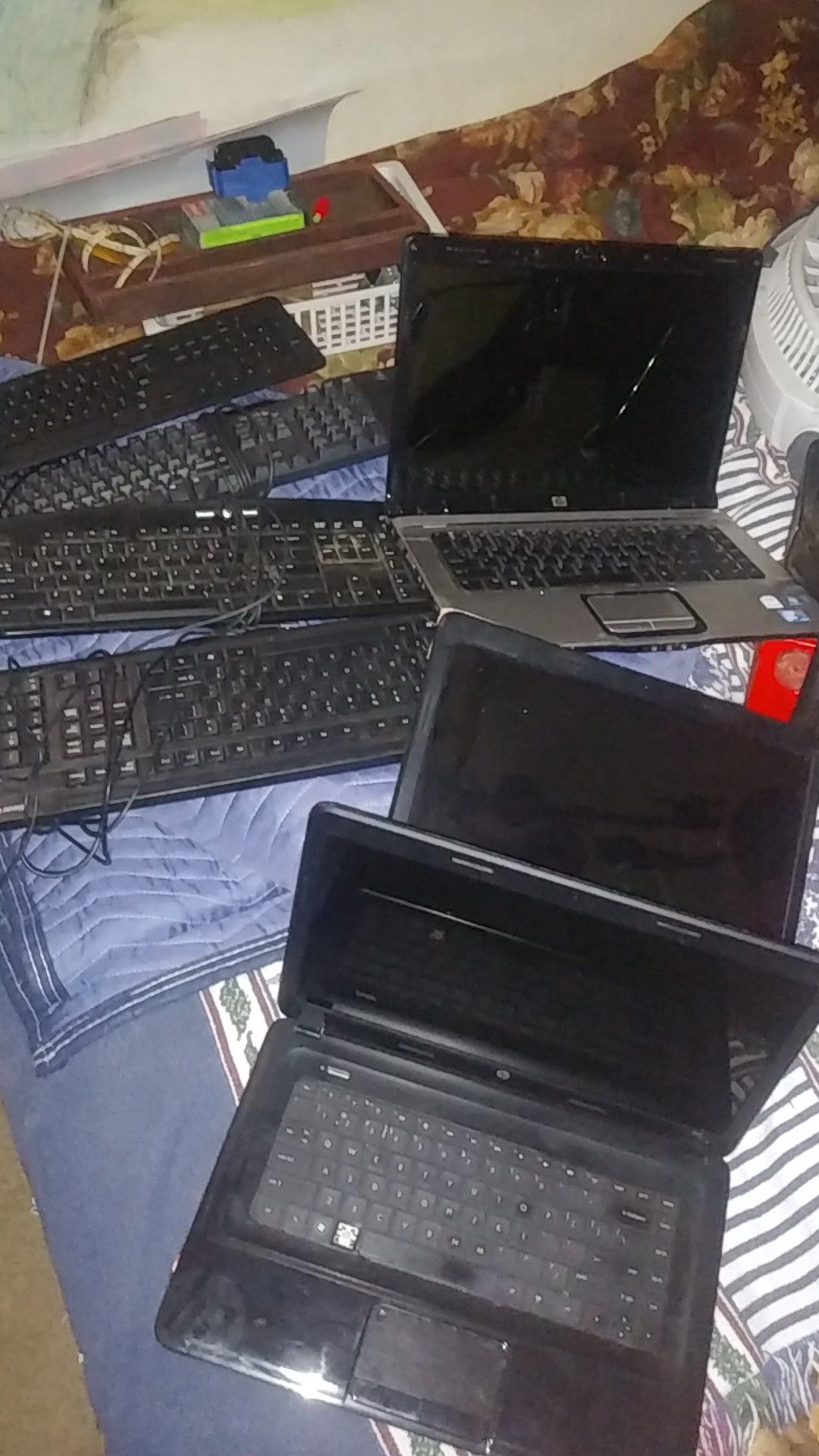 Bunch of Computer Parts and Laptops and Keyboards some work some are parts machines