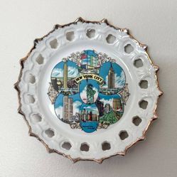 Vintage Collectible New York Souvenir Decorative Wall Plate With Gold Trim