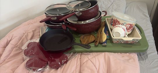 Pioneer Woman Cookware Set w/Matching Pie Dish