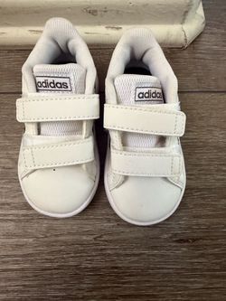 New Adidas Toddler White Velcro Sneakers Size 5