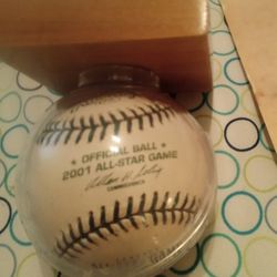 2001 Derek Jeter Signed Baseball With Certification