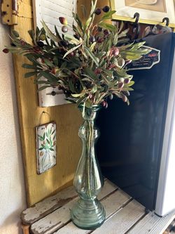 Vase with Olive Branches!