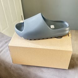 Yeezy Slide 