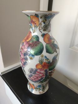 Porcelain Asian Vase With Gold Rim. Grapes And Persimmons