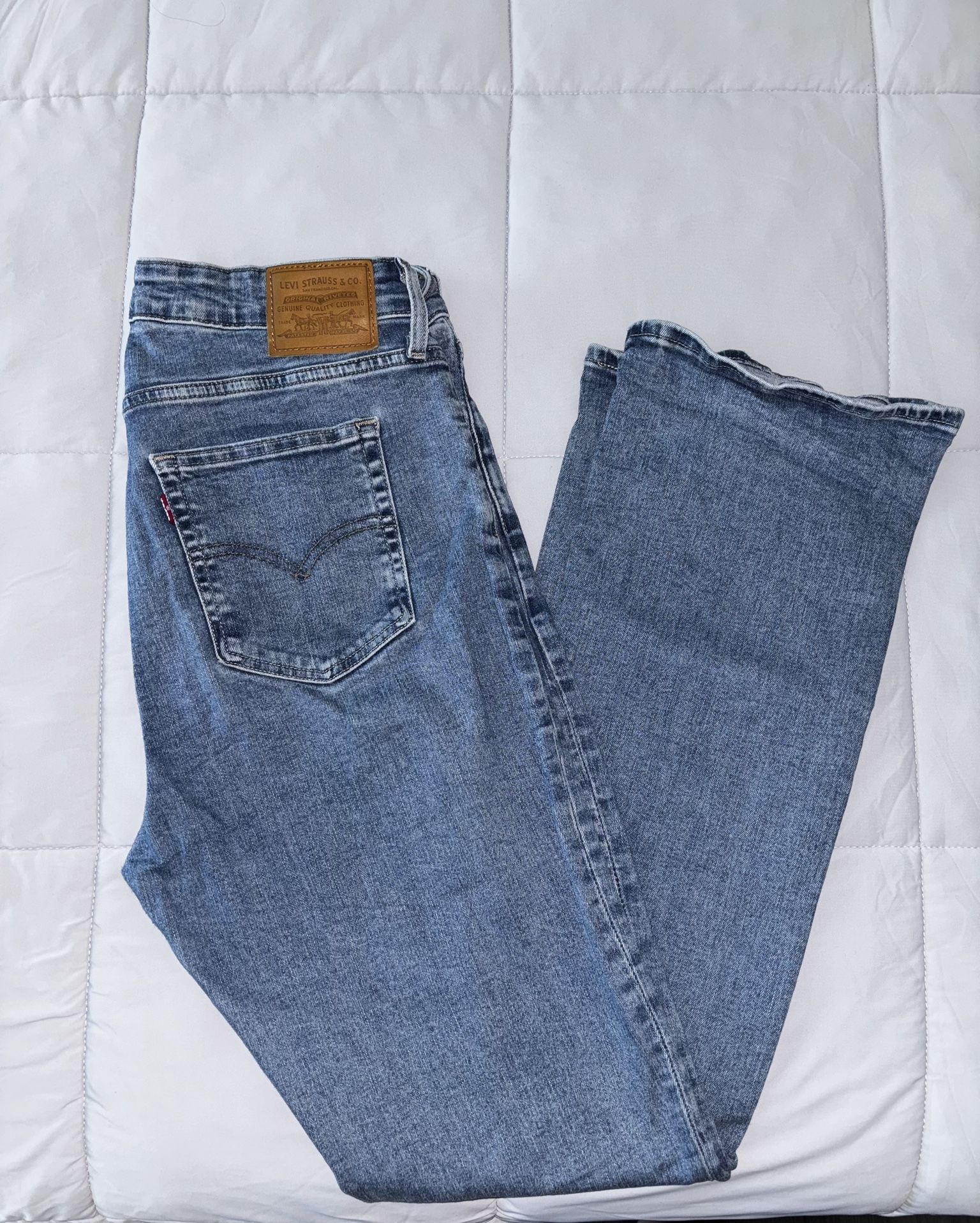 Levis Straight/ Flared Jeans Size 10