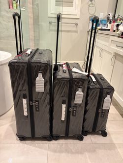 Tumi 19 Degree Lite Luggage 3 Pcs Set (Black Color)