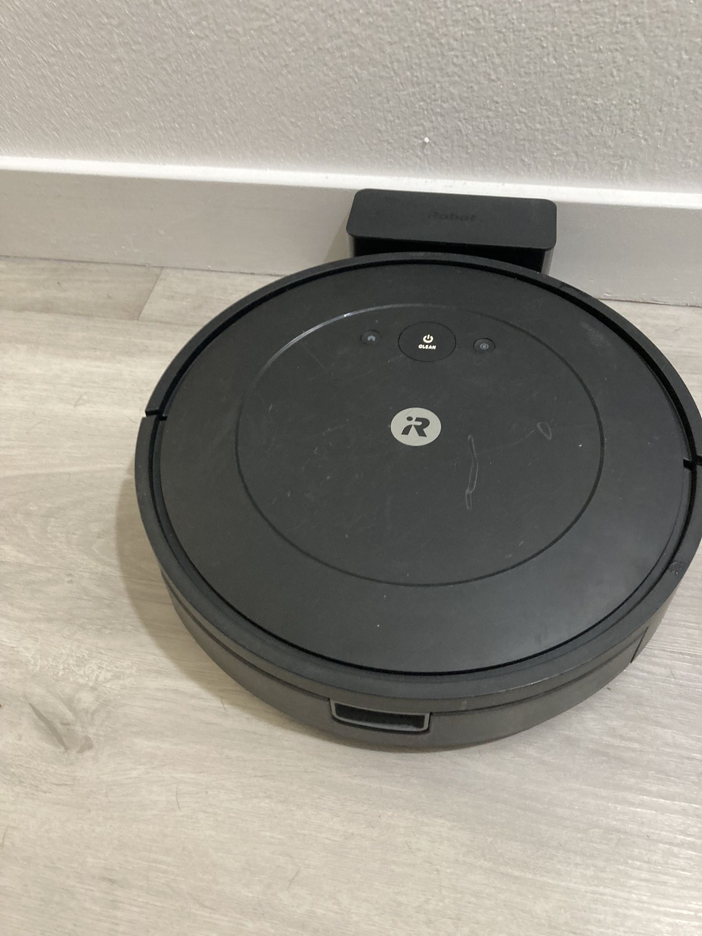 iRobot Roomba Vac Robot Vacuum (Q0120) - Easy to use, Power-Lifting Suction, Multi-Surface Cleaning, Smart Navigation Cleans in Neat Rows, Self-Chargi