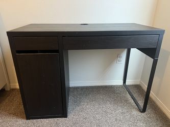 IKEA MICKE Desk