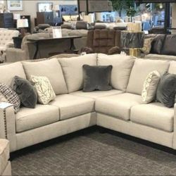 Hallenberg fog laf sale sectional