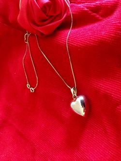 Chime Heart pendant necklace / Golden heart ❤️ makes sounds 🎶chimes / Gold over Silver jewelry 🎶❤️🎶