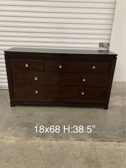 Dark Wood 7-Drawer Dresser 18x68 H:38.5"