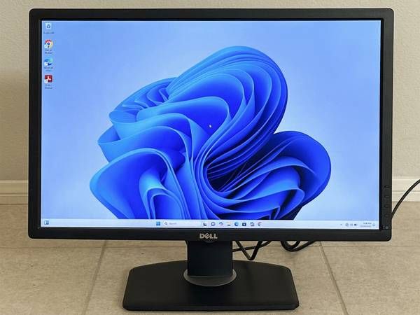 Dell UltraSharp U2412M 24 Inch Monitor