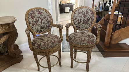Barstool chairs set of two (Swivel)