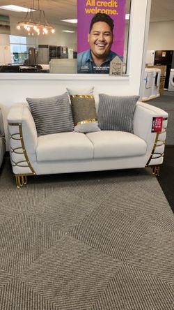 New gray contessa couch set, sofa and love seat.