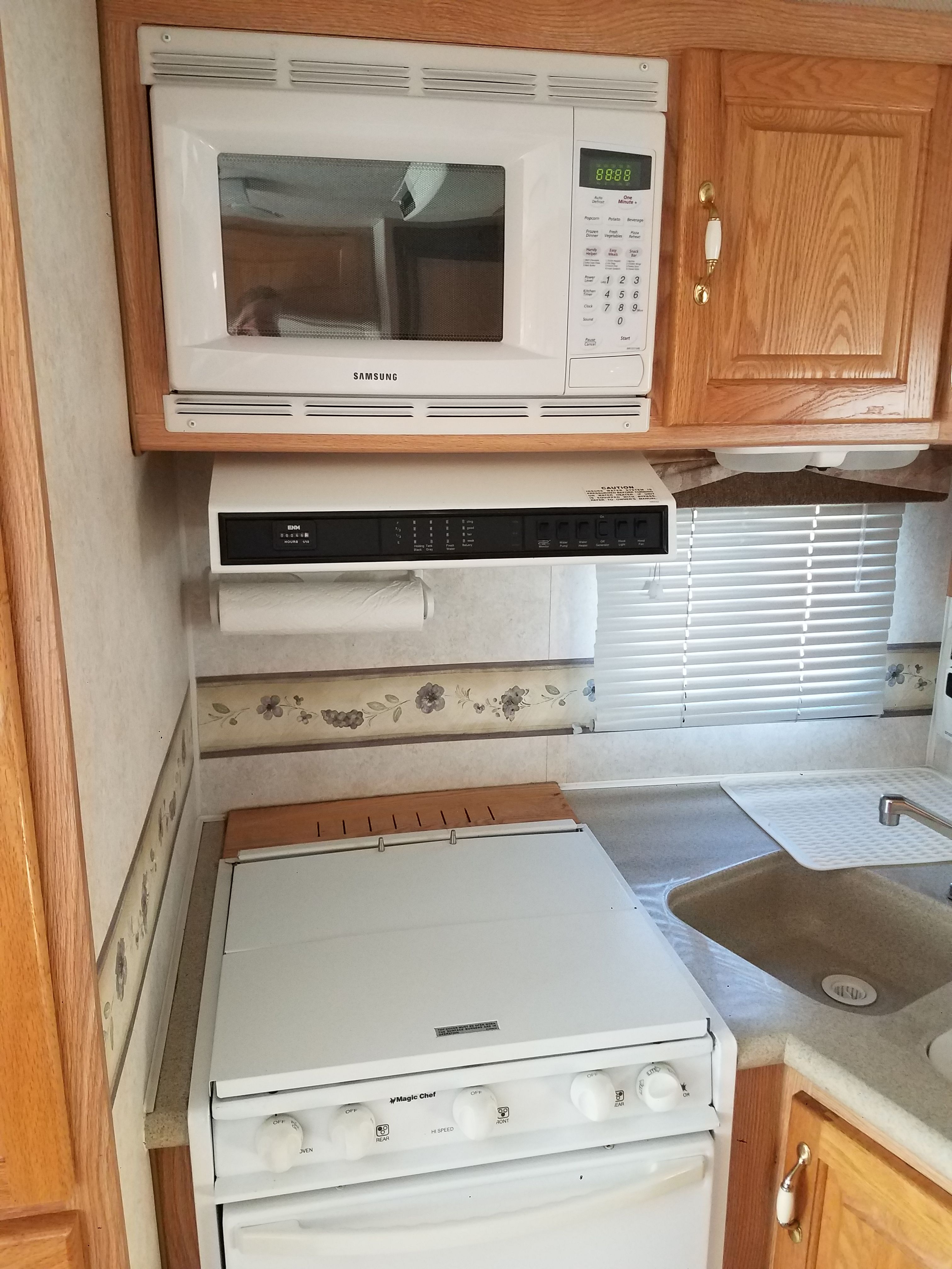 Eagle Cap 850 Camper for Sale in Puyallup, WA OfferUp