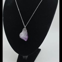 Fashion Purple Rough Amethyst Natural Crystal Point Necklace Pendant and Chain