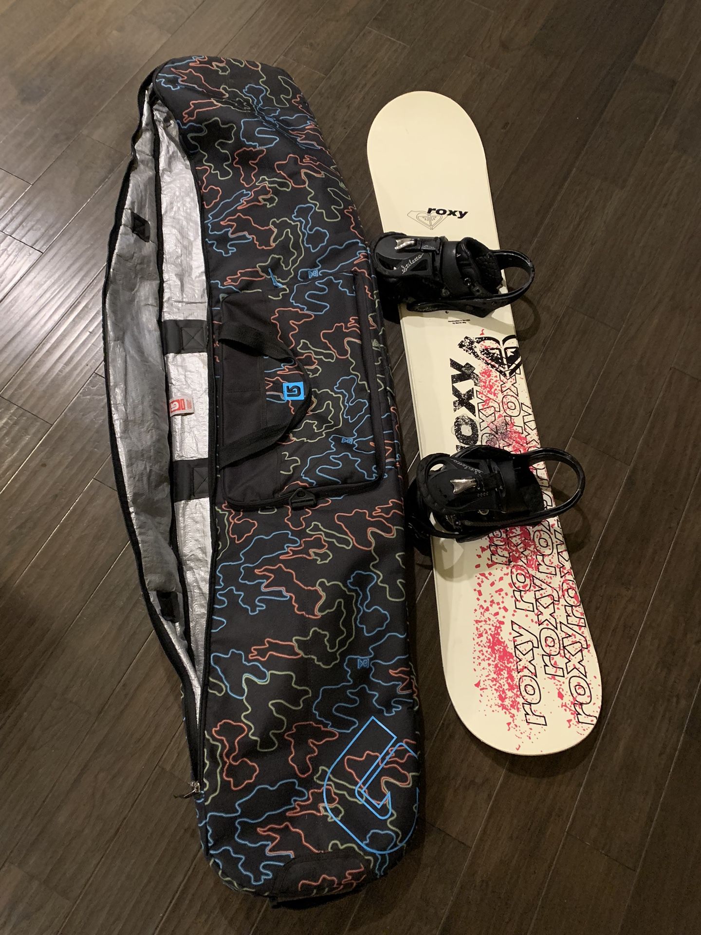 Women’s Roxy Snowboard & Burton Boots w/ Bag