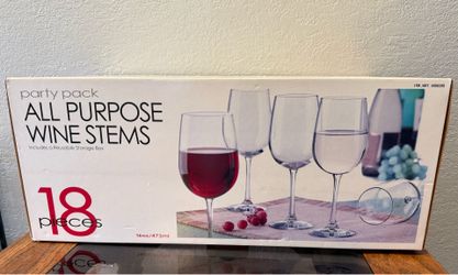 18 Large Wine Glasses in Storage Box