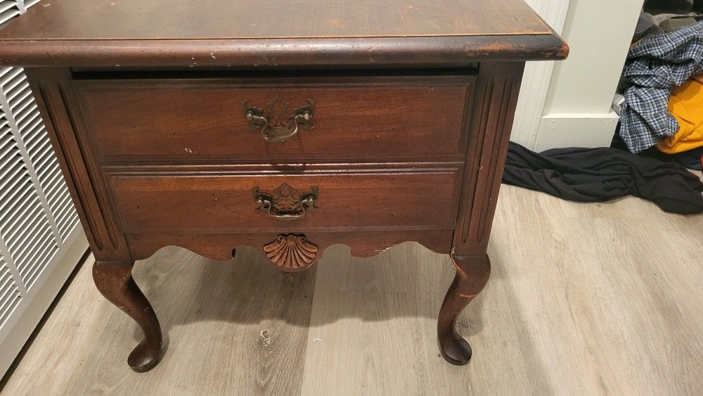 Old THOMASVILLE TABLE CHEST