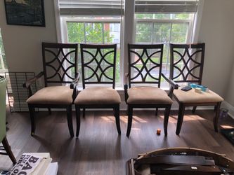 Dining Room Table with 5 chairs