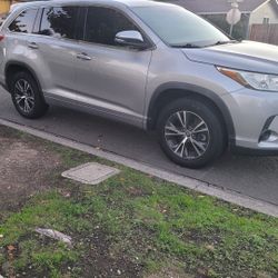 2017 Toyota Highlander 