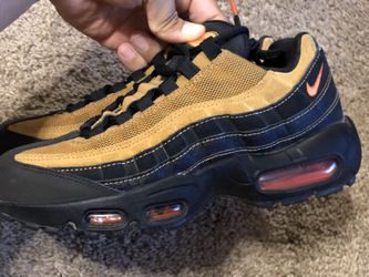 Nike Airmax Size 6.5 Woman 5 Youth