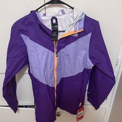 The North Face Girls New With Tag Size XL Rain Jacket 