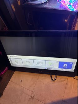 32 inch LG flatscreen TV not a smart TV