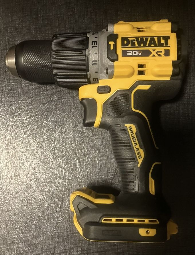 New DeWalt XR Drill 20V DCD805