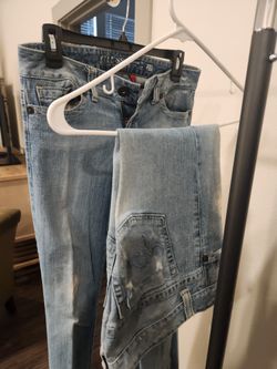 2 Pairs Size 27 Guess Jeans