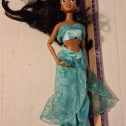 Nice DIsney Aladin Princess Jazmine Doll
