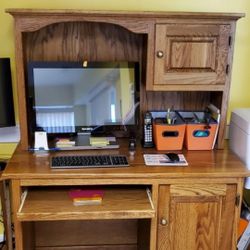 Amish Made Solid Oak Desk With Hutch Top