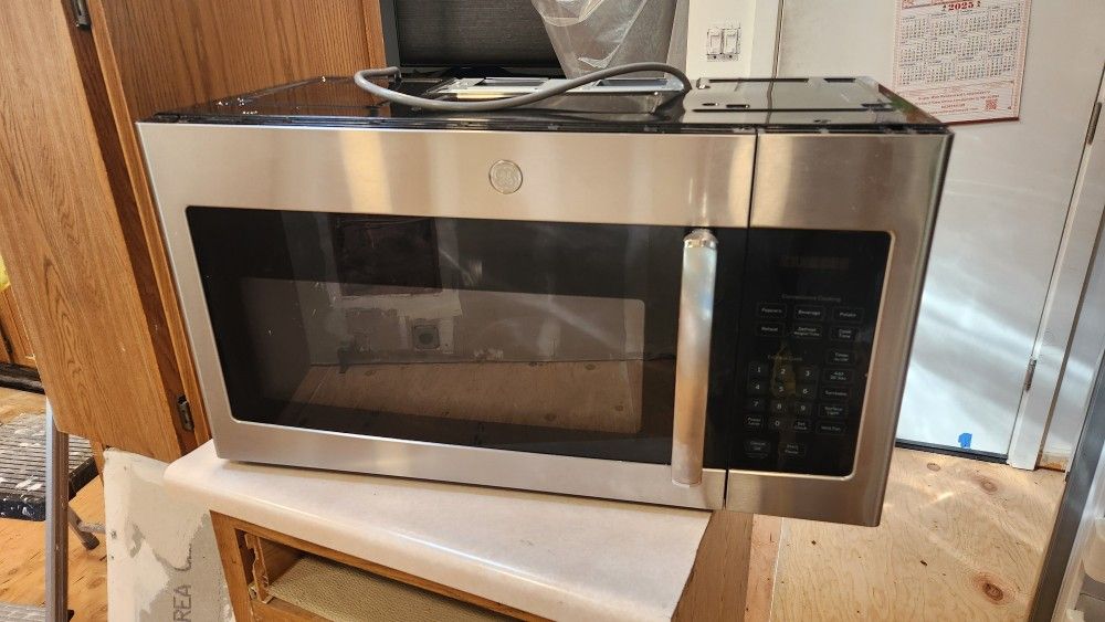 GE Over The Stove Microwave