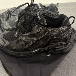 Balenciaga Runners Size 42 (size 9)