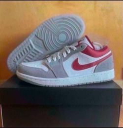 Nike Air Jordan 1 Low SE Light Smoke Grey Gym Red Size 8 Mens/ 9.5 Womens Brand New