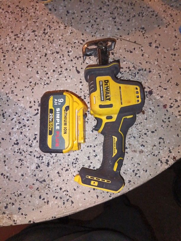 compact DeWalt reciprocating saw in a 9 hour DeWalt battery 