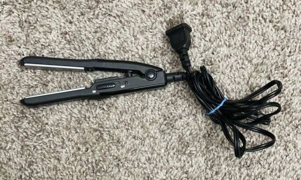 Working Black Conair MiniPRO Flat Iron