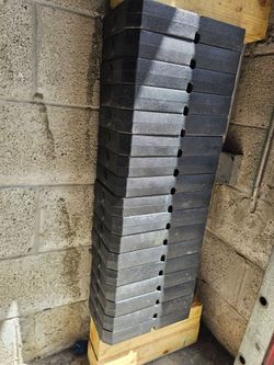 17 Black weight plates stacks. 10 Pounds each aprox. Delivery for extra. Homestead 33033