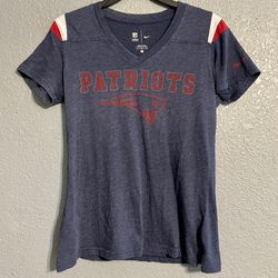 Women’s Nike NFL Patriots Team Logo Shirt (M)
