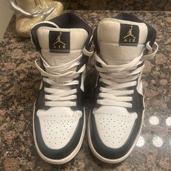 Sz 9.5 Jordan 1 Mid Patent Black White Gold No Box