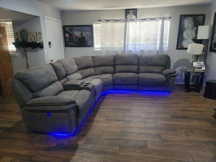 Beautiful Gray Electric 6 Piece Sectional With 3 Recliners, LED'S & USB'S