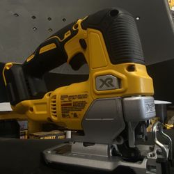 DEWALT 20-Volt MAX XR Cordless Brushless Jigsaw (Tool-Only)