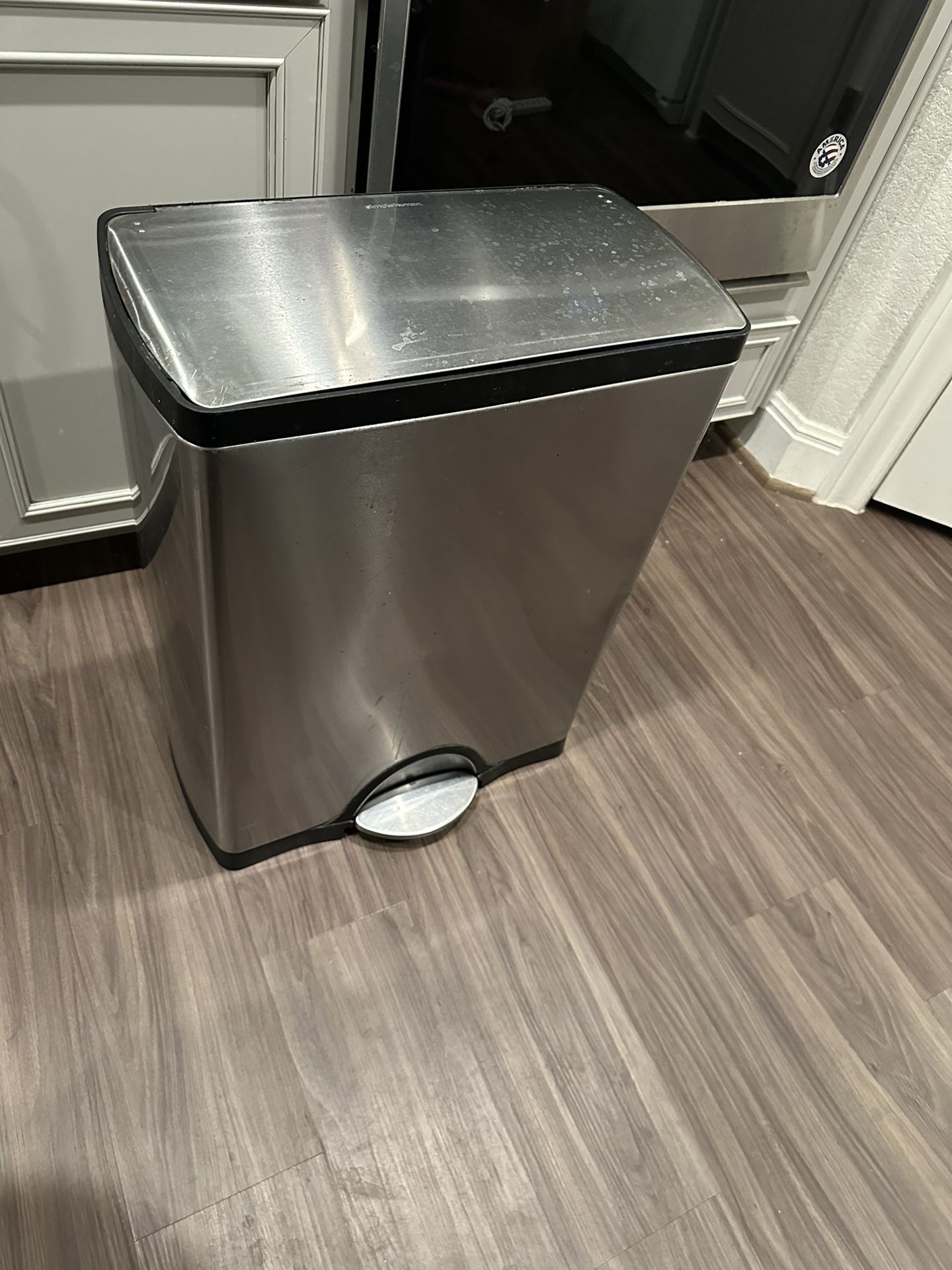 Simple human Trash Can