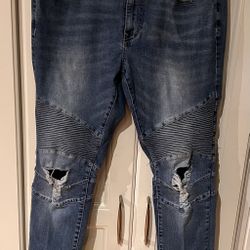Distressed Biker Jeans 