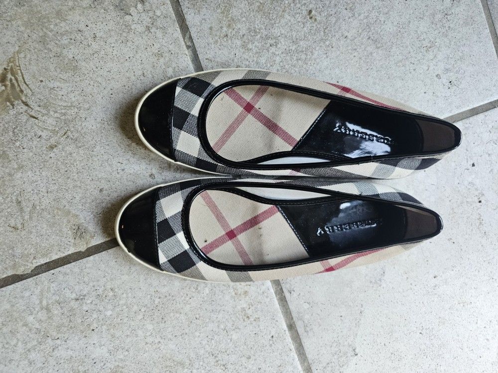 Burberry Womens Shoes Size 41 EU (100 Percent Full Authetic)